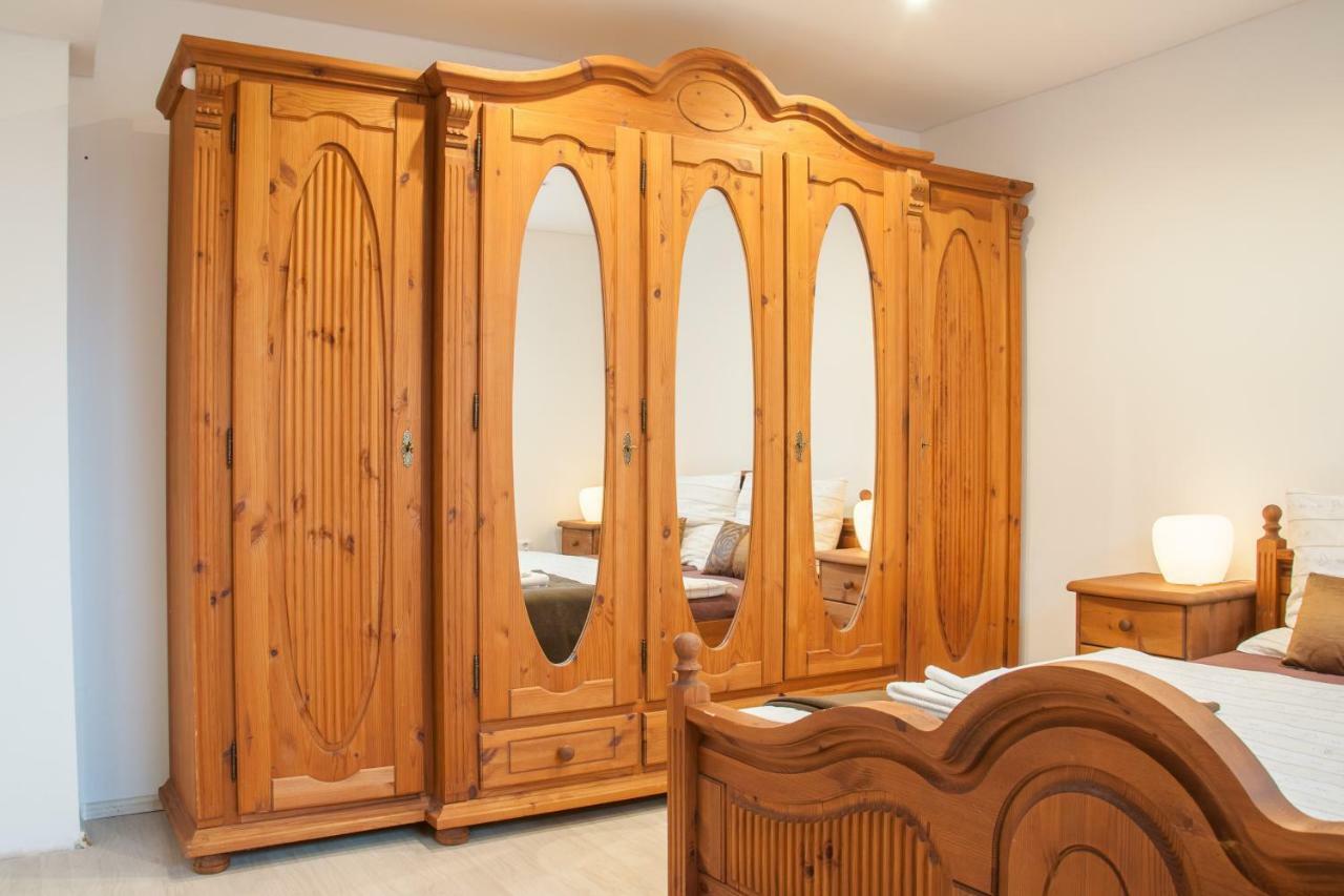 Apartman Zeleznice Apartment Bagian luar foto