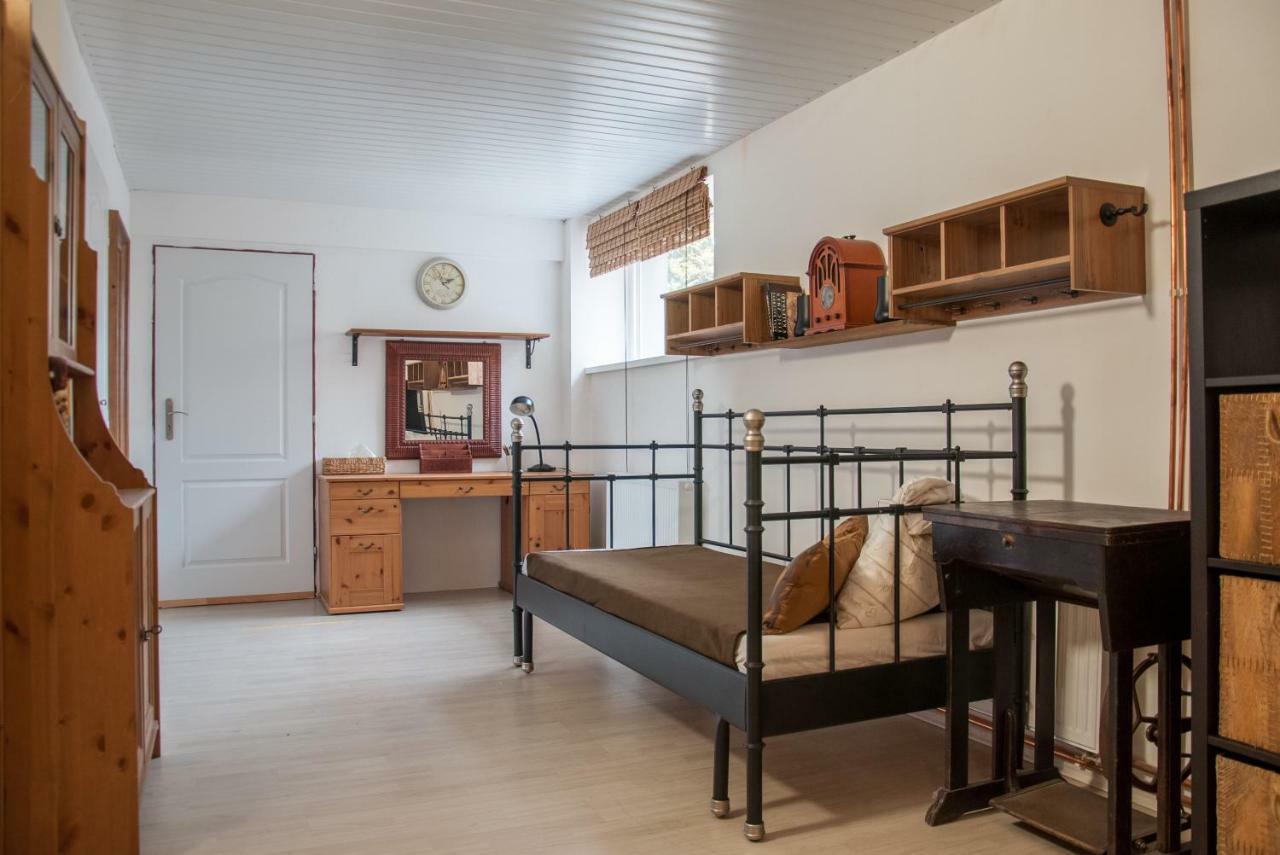 Apartman Zeleznice Apartment Bagian luar foto