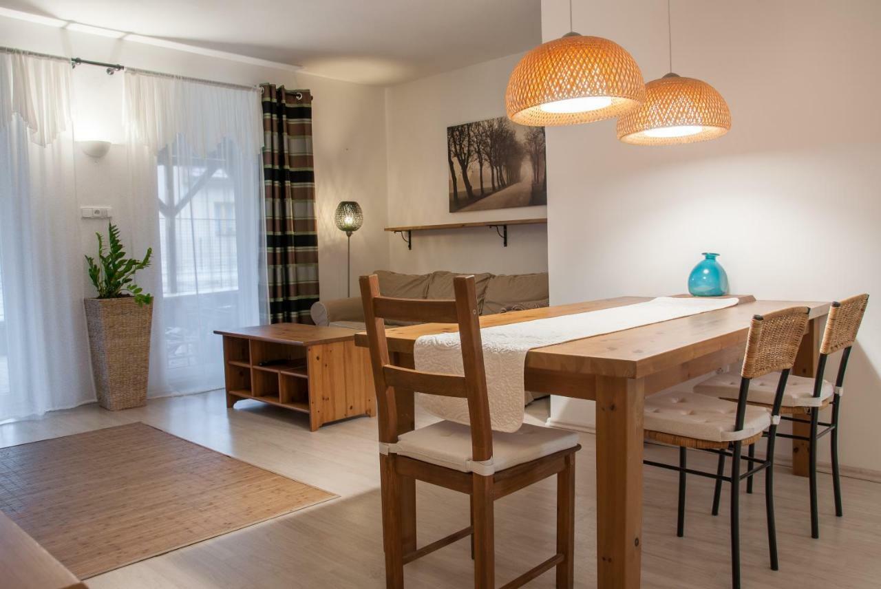Apartman Zeleznice Apartment Bagian luar foto