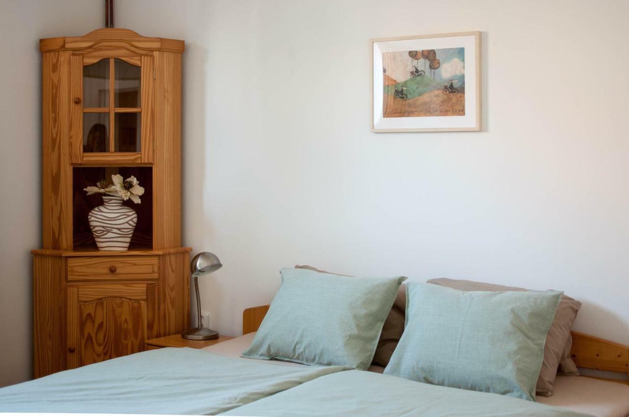 Apartman Zeleznice Apartment Bagian luar foto